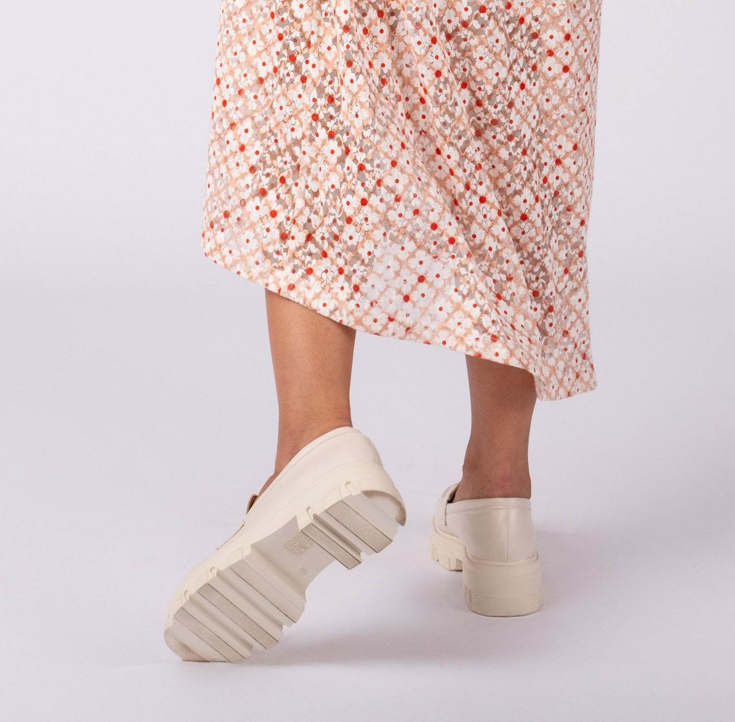 Pantofi loafer eco de piele cu canafi - Rammi.ro