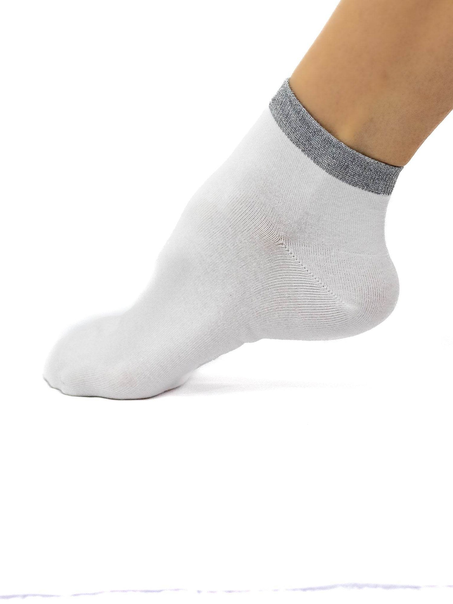 Sosete albe cu bata din lurex, bumbac 98% - Rammi.ro