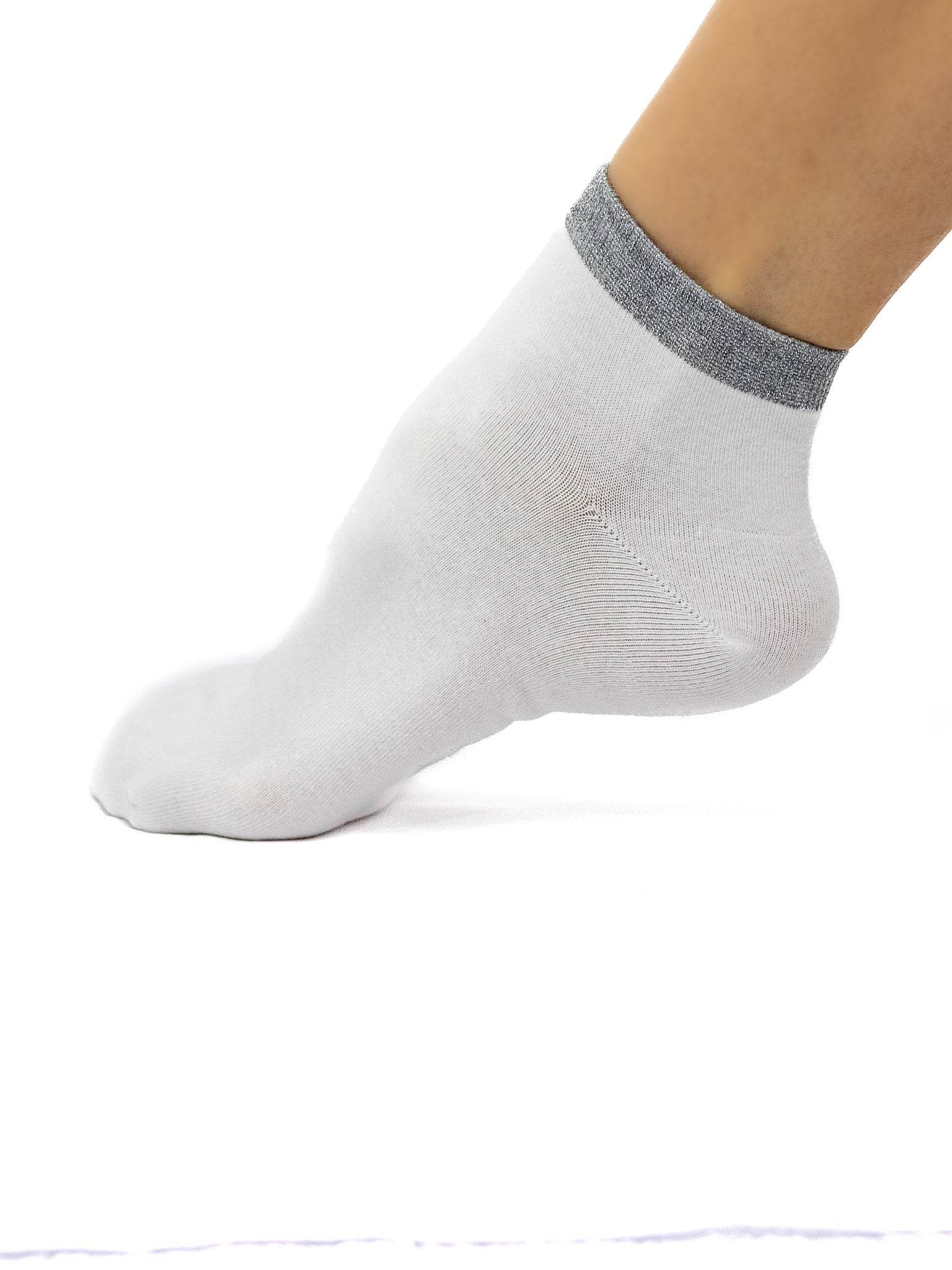 Sosete albe cu bata din lurex, bumbac 98% - Rammi.ro
